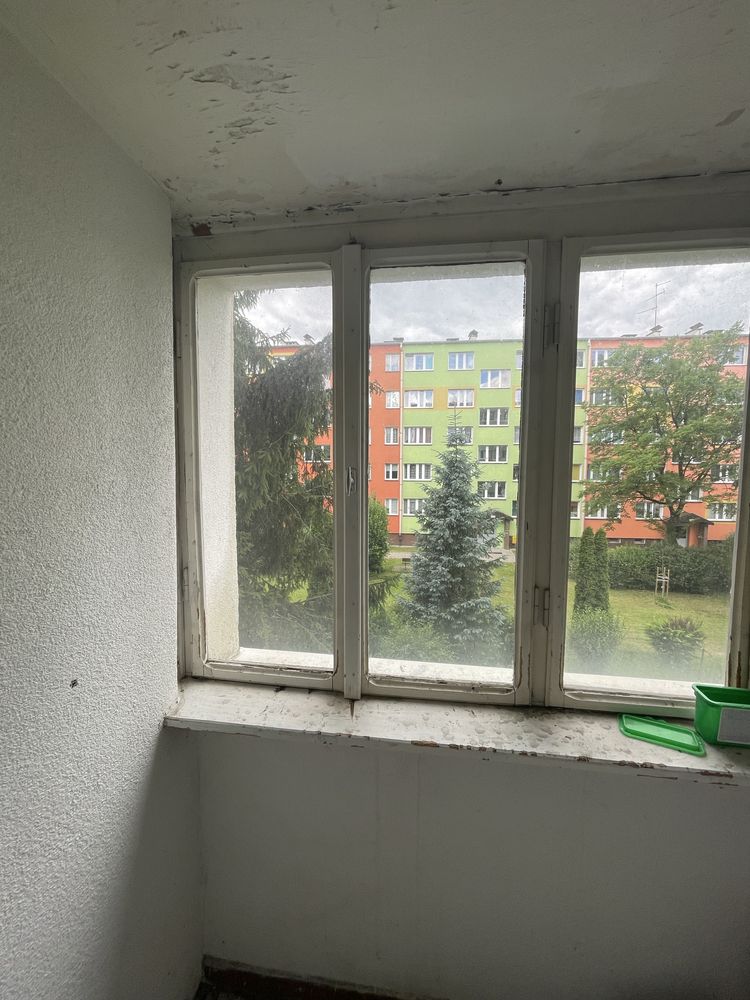 Oddam okna drewniane z zabudowy balkonu, Karłowicza, zabobrze