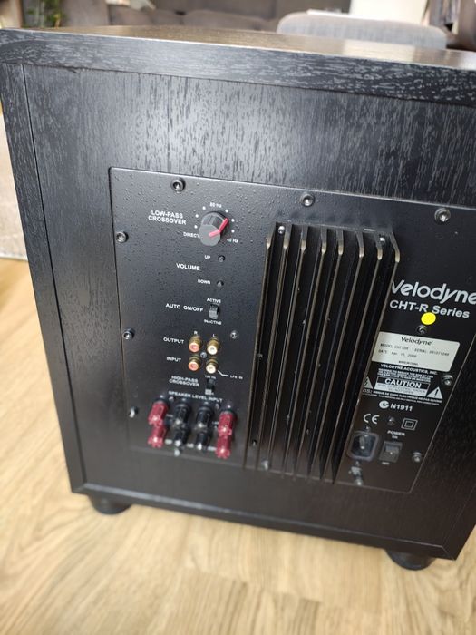 Subwoofer Velodyne CHT-10R + stopy SVS