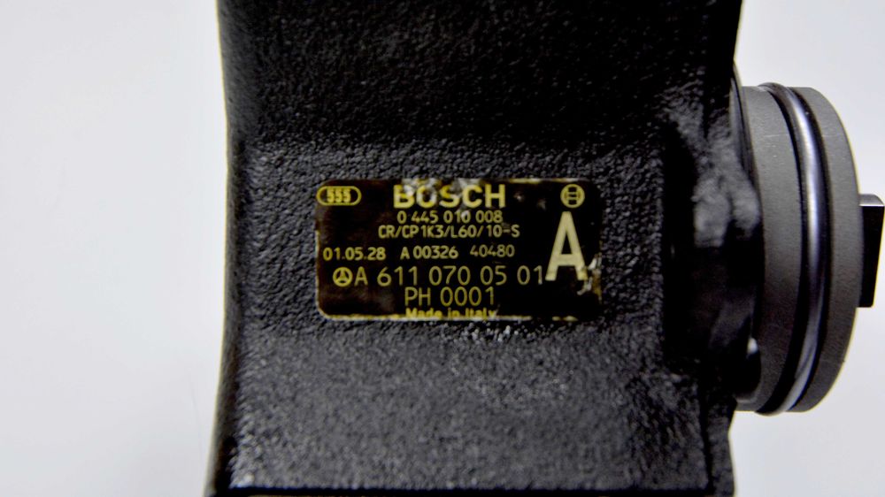 Pompa wysokiego ciśnienia  BOSCH 0.445.010.008 mercedes 2,2 2,7 3,0