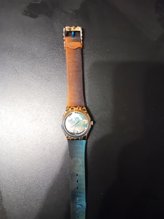 Zegarek damski Swatch model YLC 1001/LAVABOUND