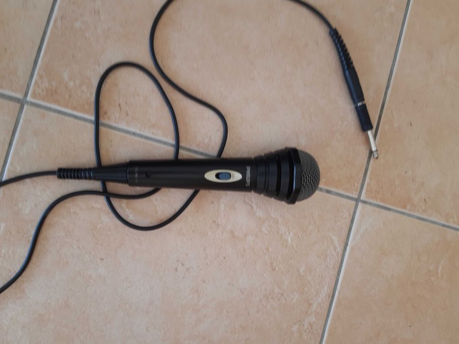 Leitor DVD e karaokê AEG