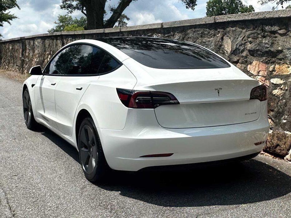 Tesla Model 3 Long Range      2023