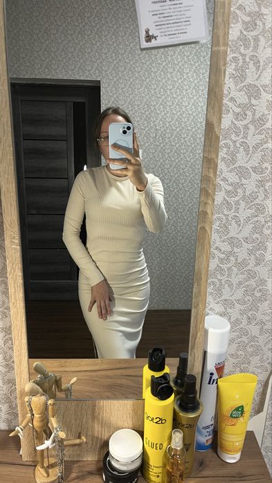 Плаття/сукня з розрізом і рубчик