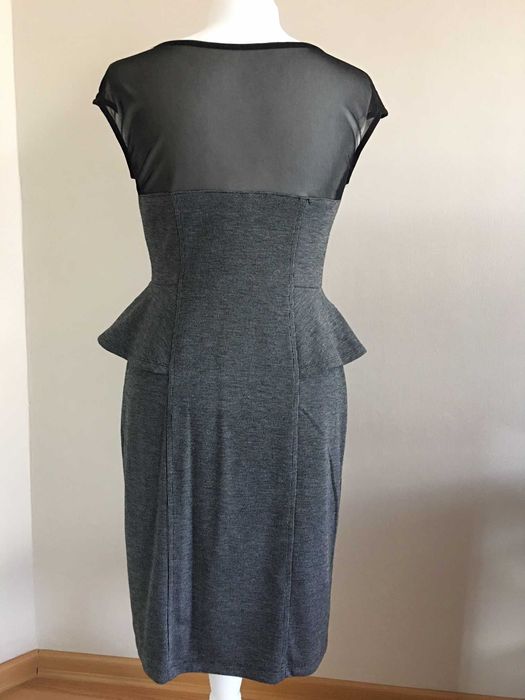 Sukienka z baskinką  Valerie Bertinelli rozmiar 36/38