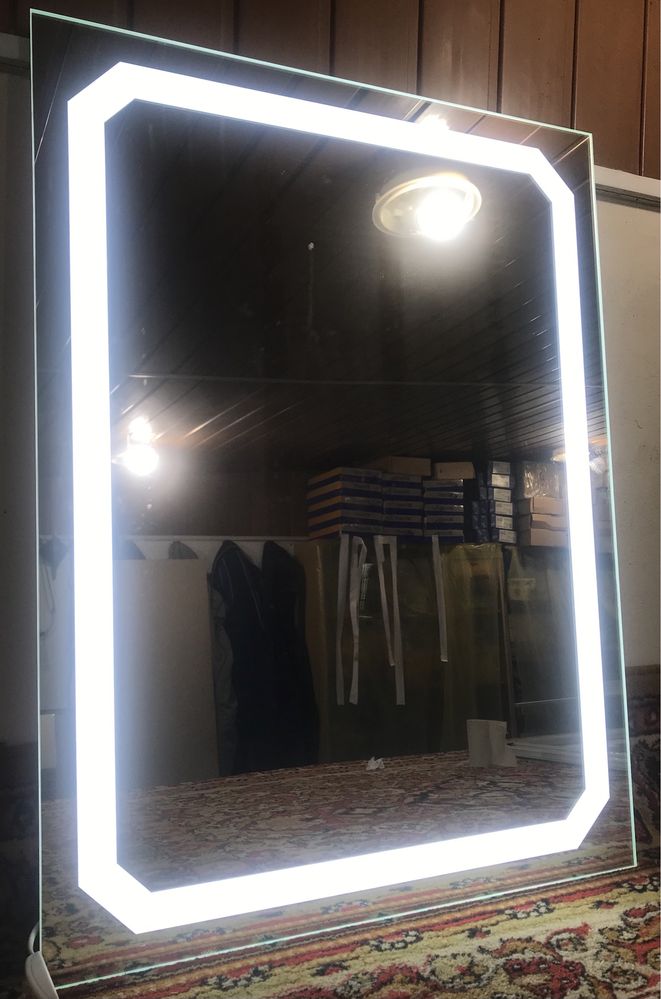 Зеркало с LED подсветкой для ванны контурная(порящее)подсветка