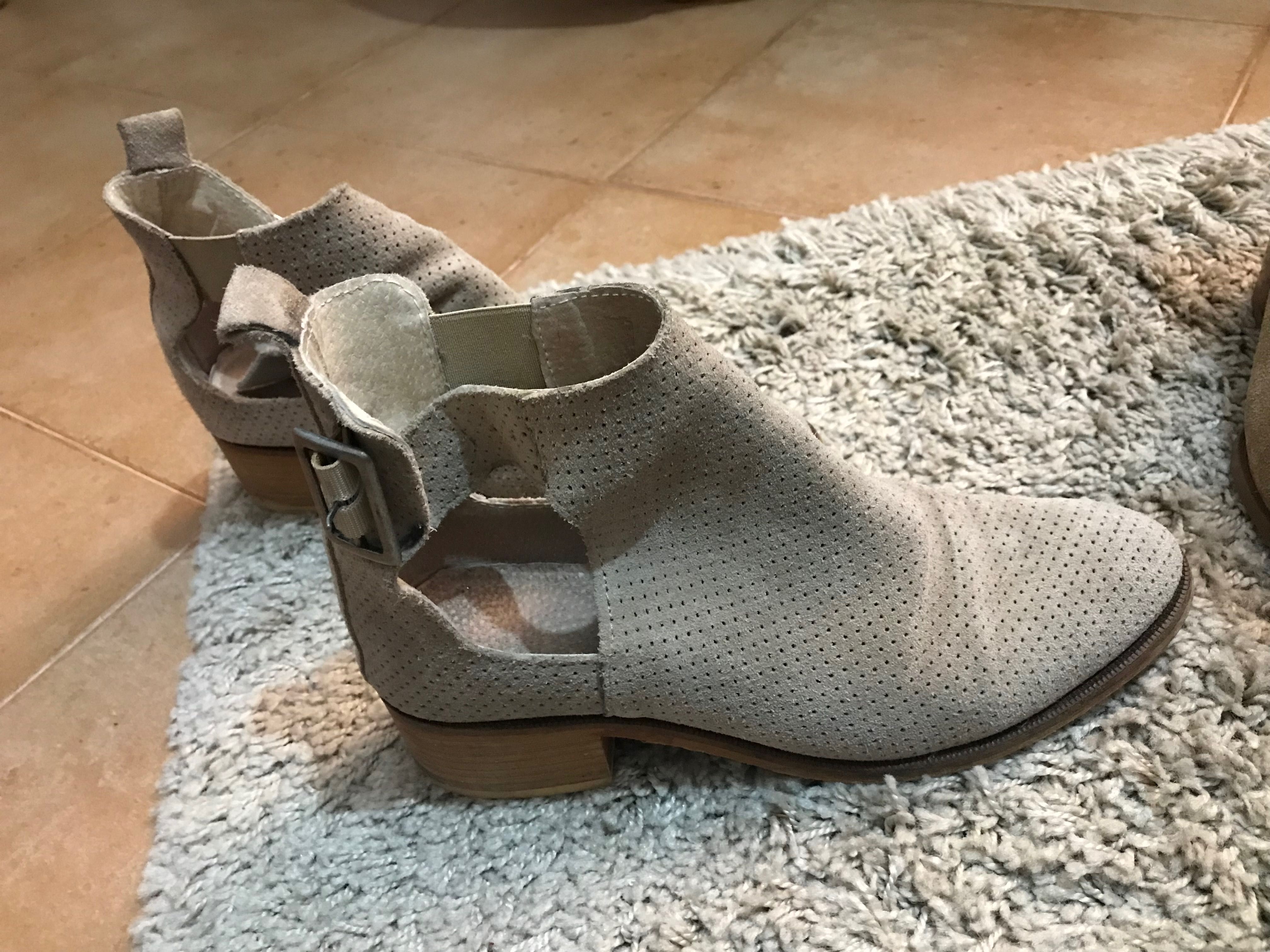 Vários botins novos e usados