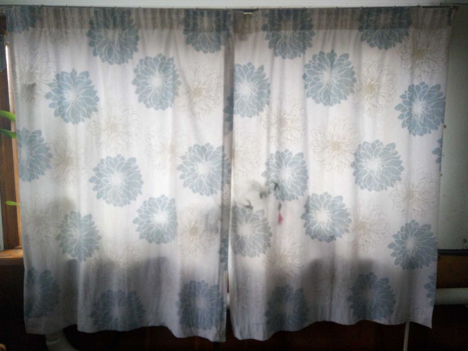Дві пари світлі штори по 2шт на 2 вікна вис 140см шир 107см кожної