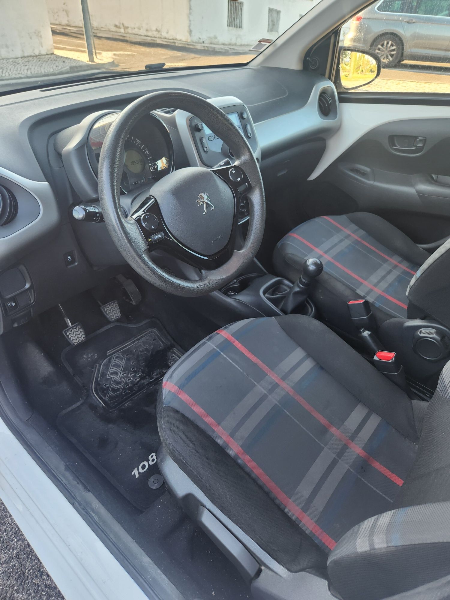 Peugeot 108 1.0 Vti - Nacional