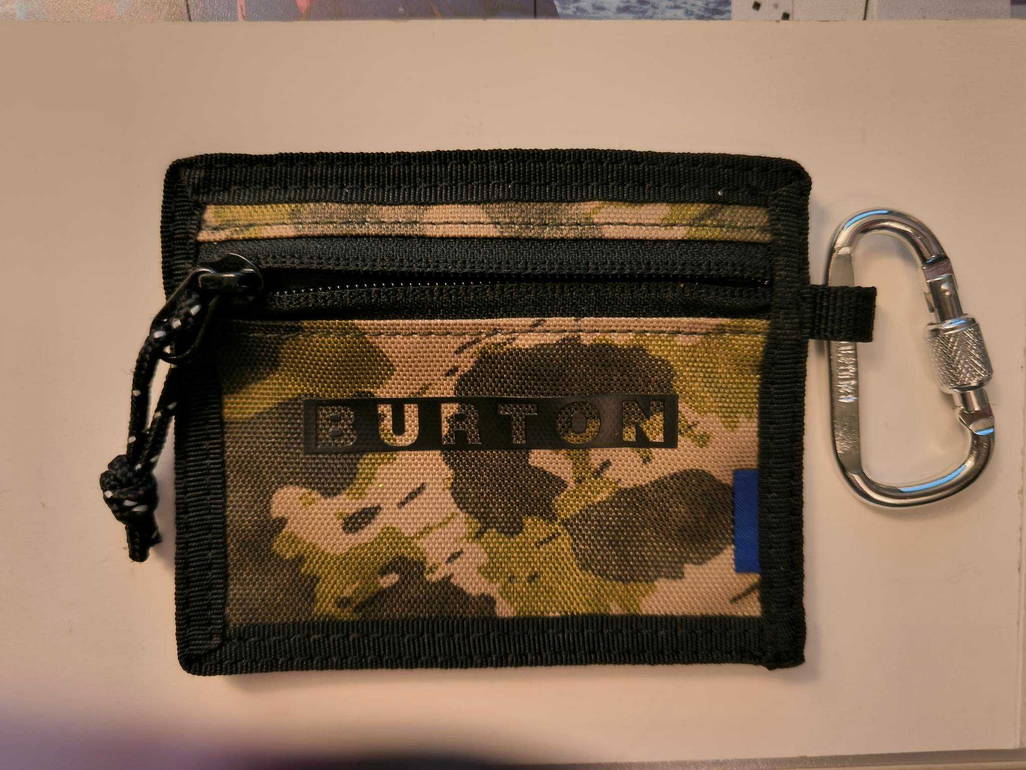 Burton Japan Pass Case  etui na kartę, identyfikator z karabińczykiem
