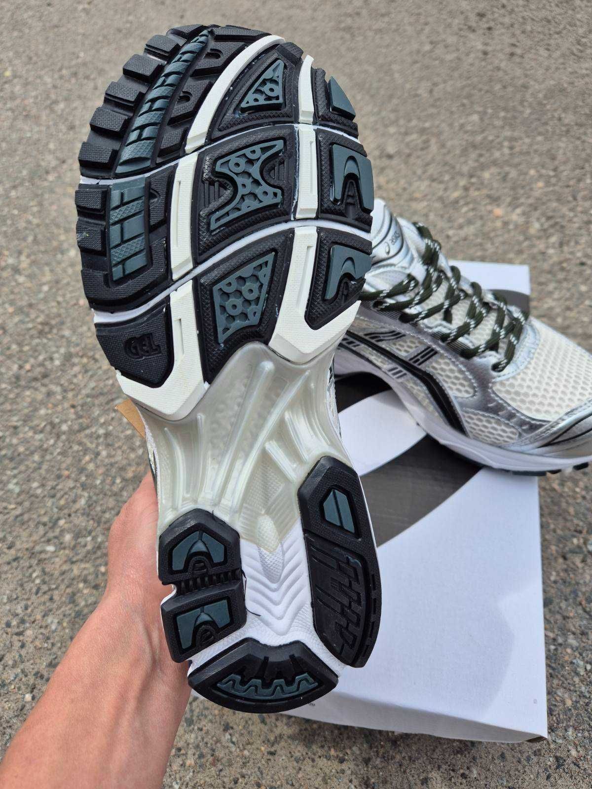 Чоловічі кросівки Asics Gel Kayano 14