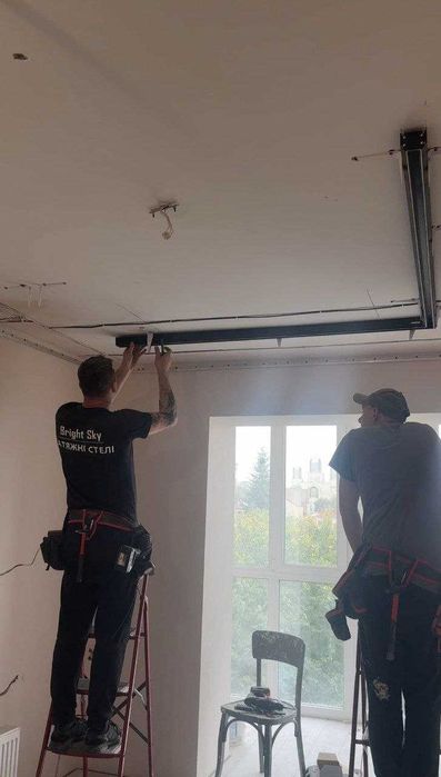 МОНТАЖ НАТЯЖНОЇ СТЕЛІ. Натяжний потолок Хмельницький. Виїзд майстра