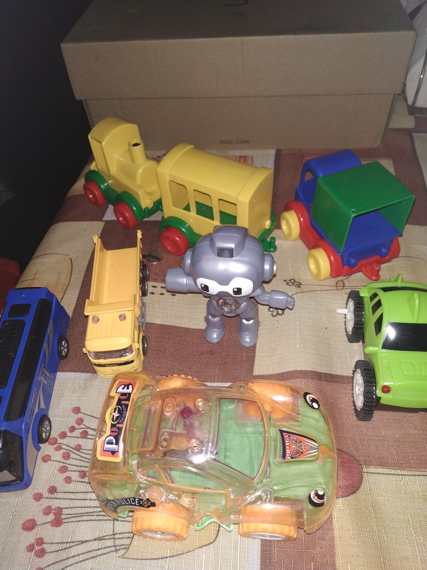 Машинки, іграшки для хлопчиків
