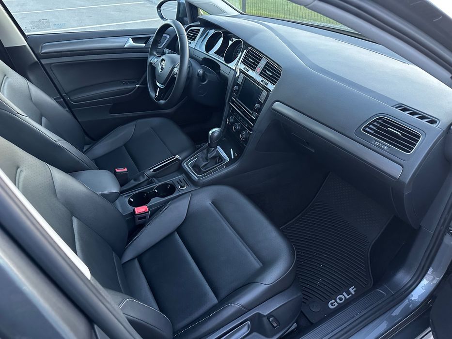 Продаю Volkswagen Golf 7.5 2021
