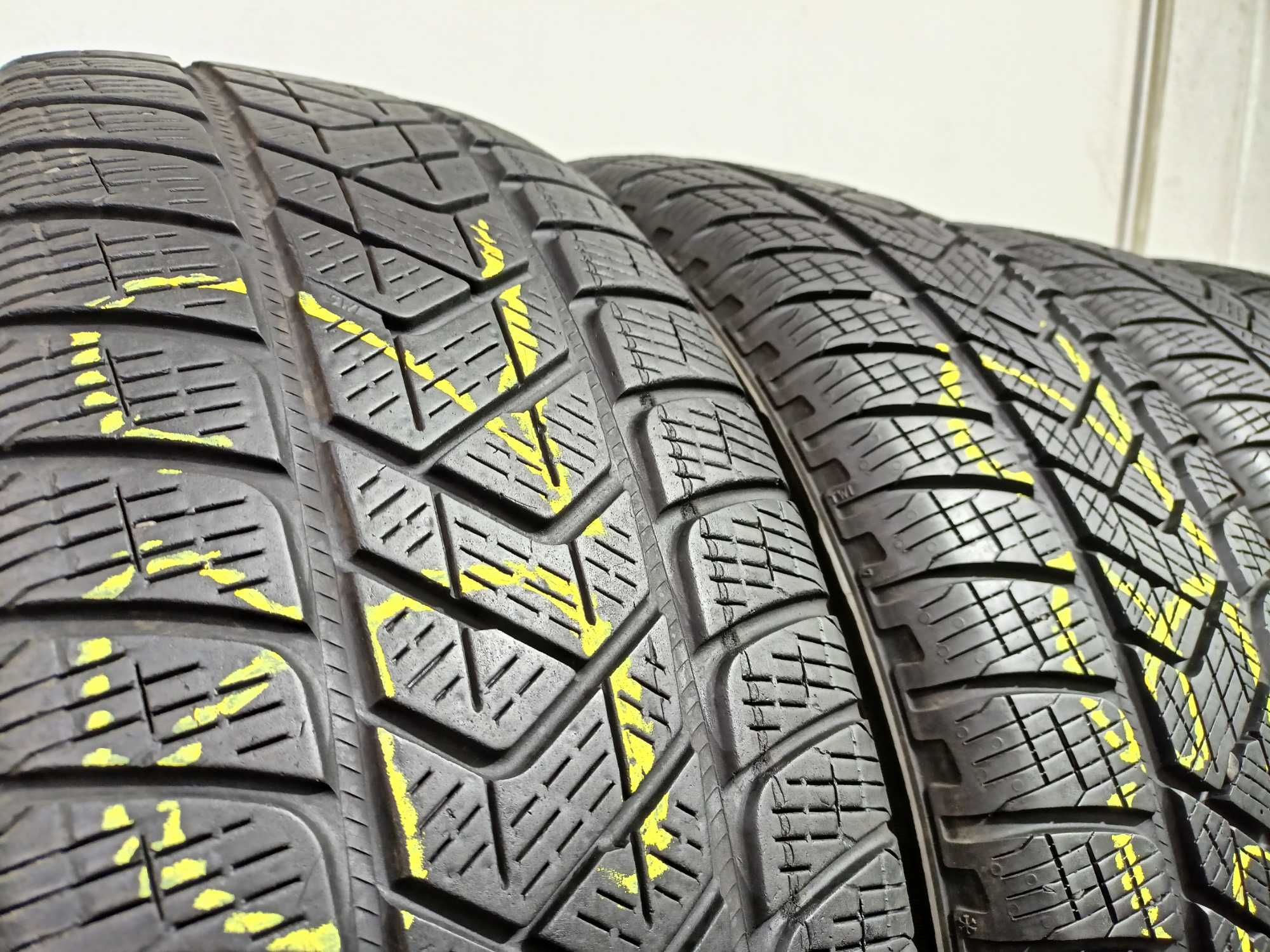 Pirelli Scorpion Winter 215/65/17 17r. 99H 2x7,2mm 2x5,4mm (2692)