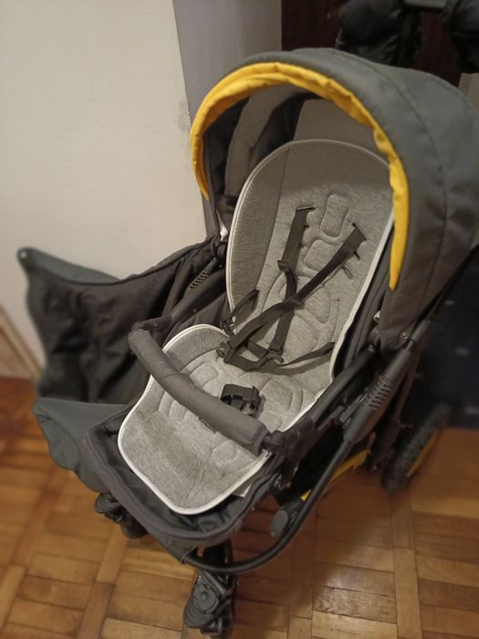 Wózek Camarelo (spacerówka+gondola)