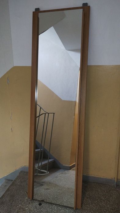2 lustra w ramie drewnianej i ramie ciemny brąz