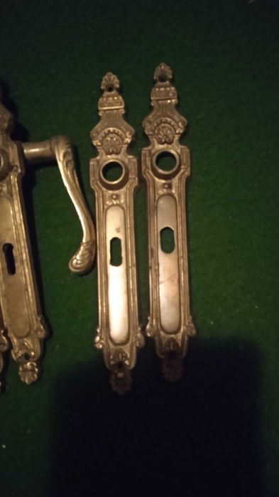 klamki i szyldy mosiężne do drzwi cena za komplet 120zł