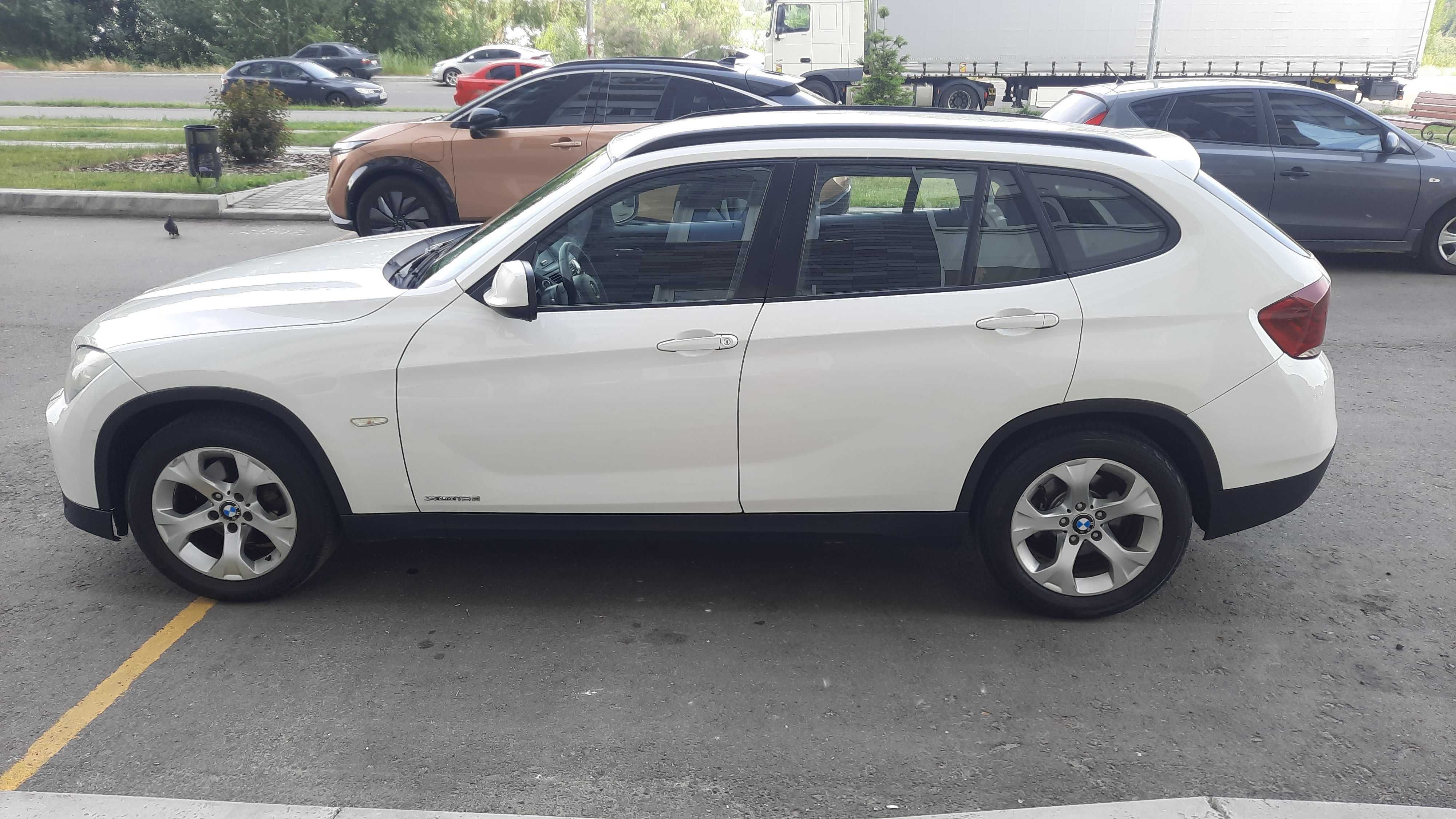 Офіційна BMW X1 2.0d повний привід AWT ,обслужена