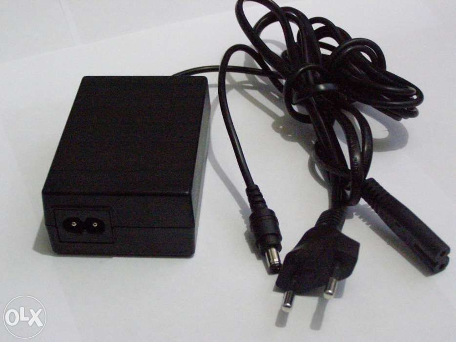 Transformador 240 AC - 5.7Vdc ..3A 17.1W