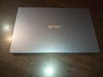 Laptop ASUS z ładowarką w pełni sprawny