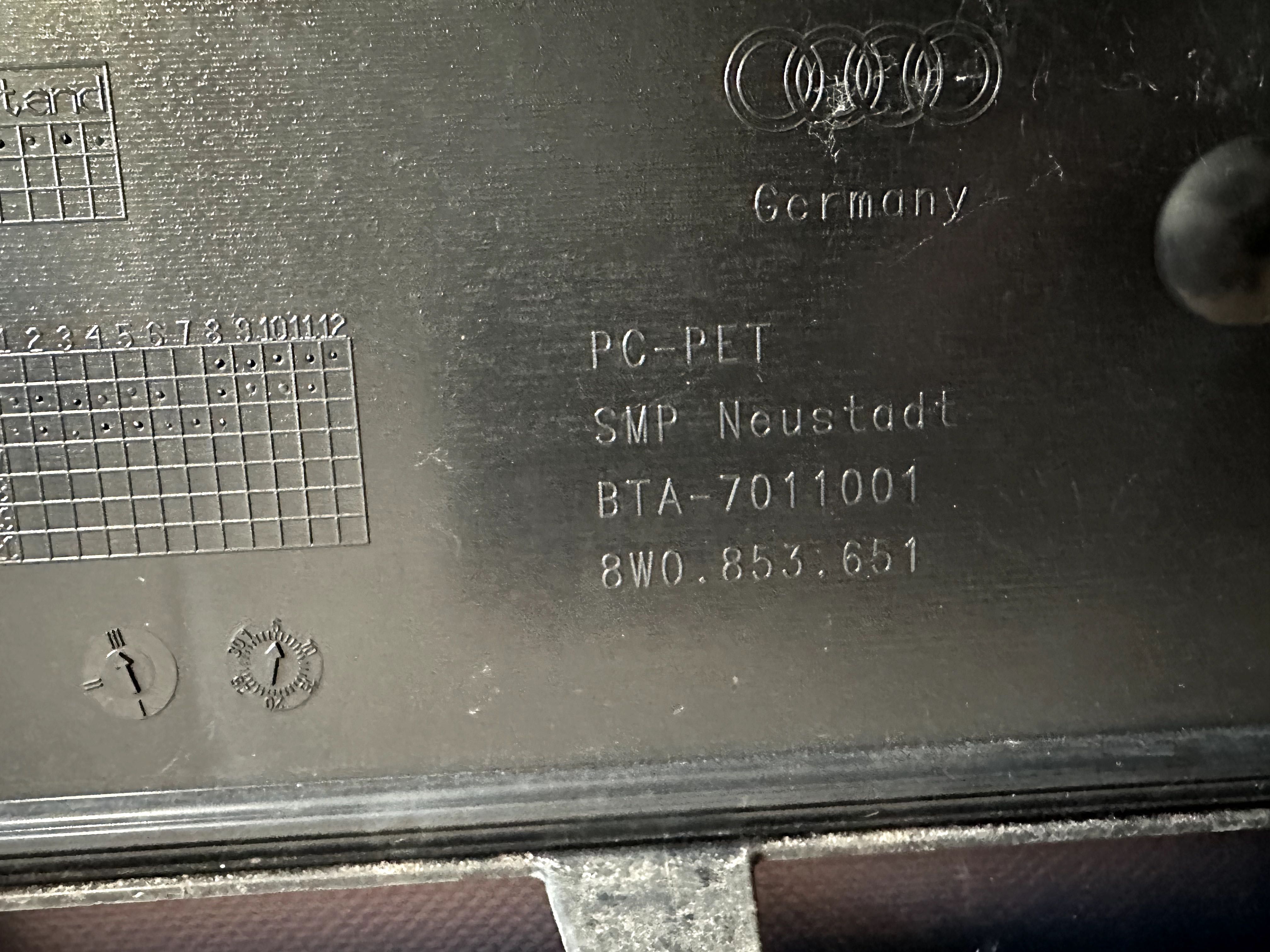 Audi A4 B9 8W 15-19 Дорест Бампер Решітка оригінал Наявність.