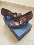 Sapatos de salto alto de senhora