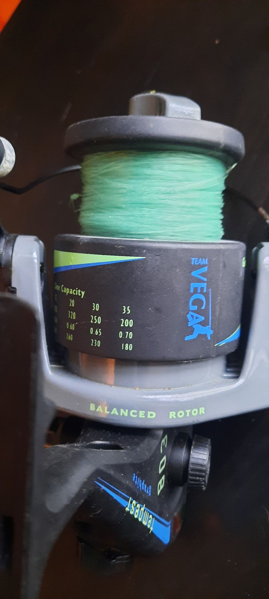 Carreto para pesca marca VEGA Tempest 803