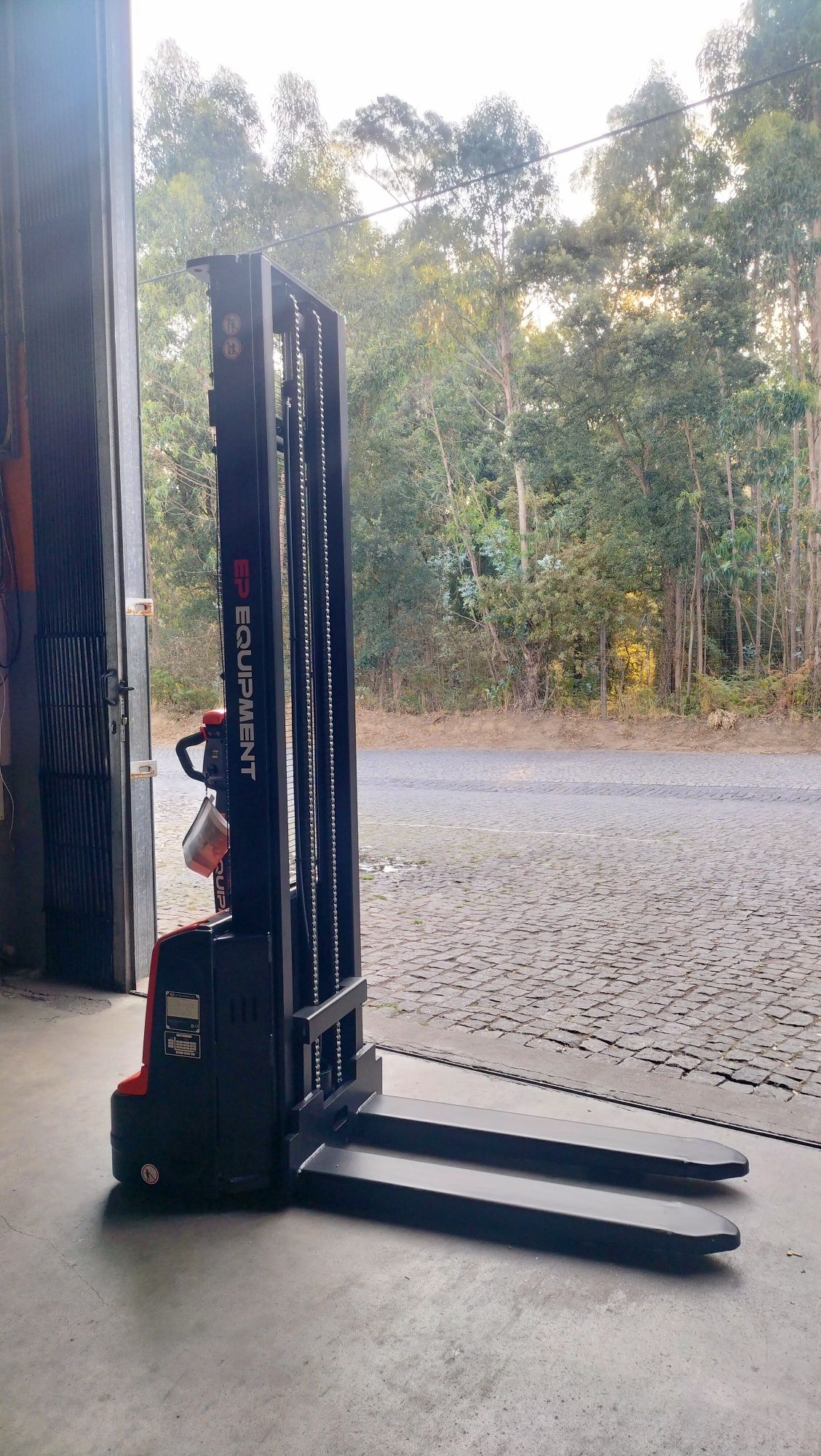 Novo 3200€ ,Empilhador , Porta Paletes , Stacker 1500kg Elev. 4,10mt