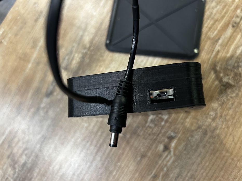 UPS для роутера 9в (саморобний)