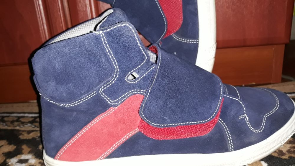 Продам  кеды  б/у.