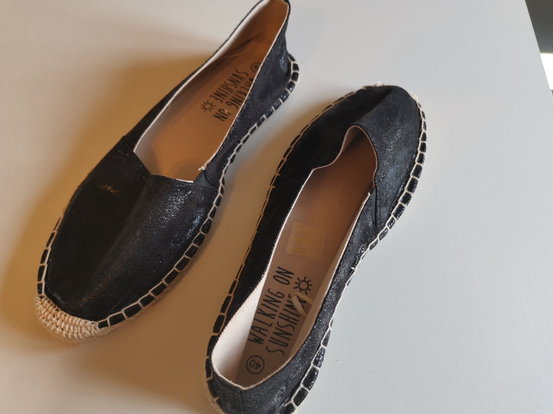 Buty damskie koloru czarnego, espadryle, rozmiar 40