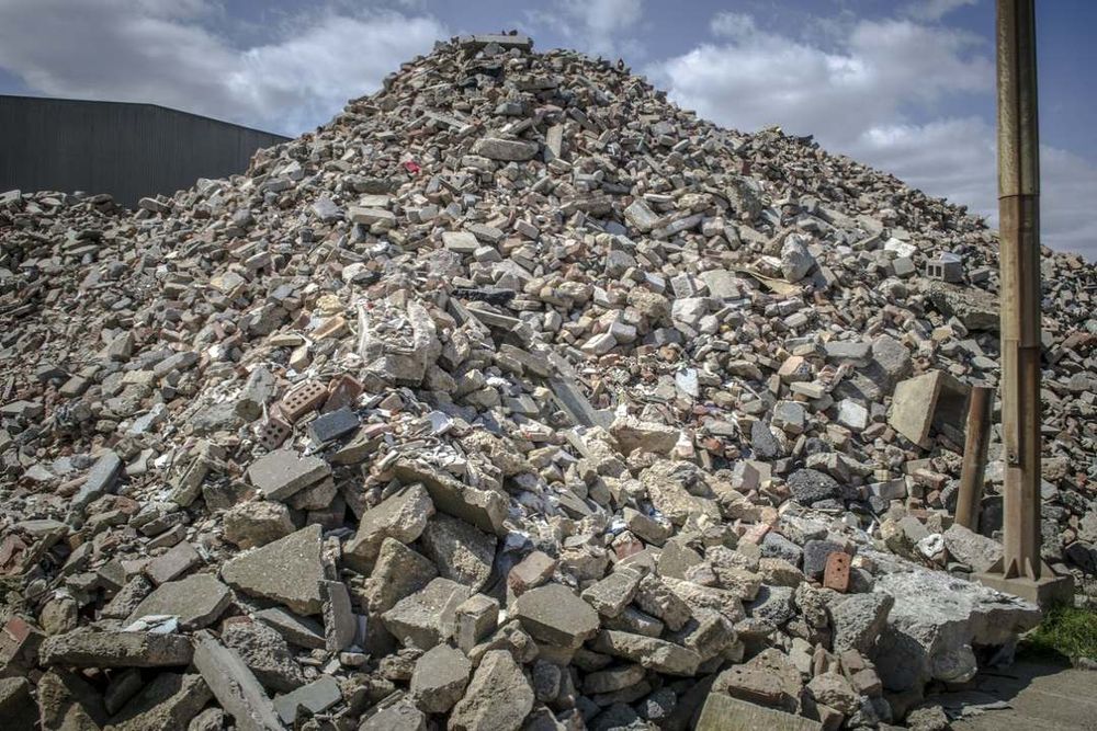 Gruz betonowy Wyburzenia rozbiórki Domów Wywóz Koparka