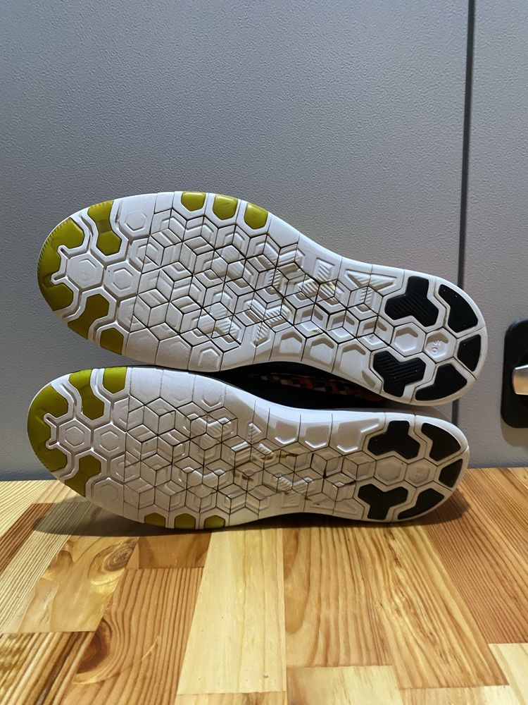 Кросівки Жіночі Nike FREE 5.0 TR FIT 5 38,5