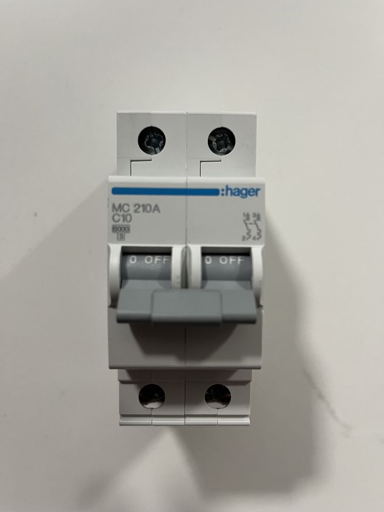 Автоматичний вимикач на 10А Hager MC 210A