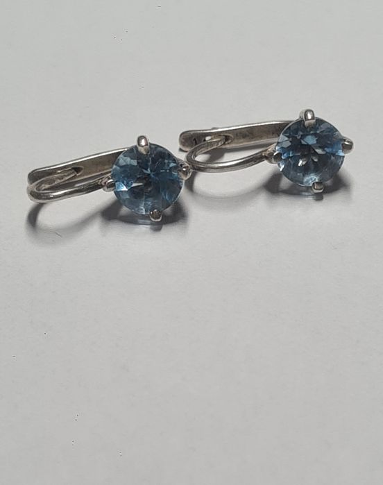 Продам серебрянные серёжки с топазом