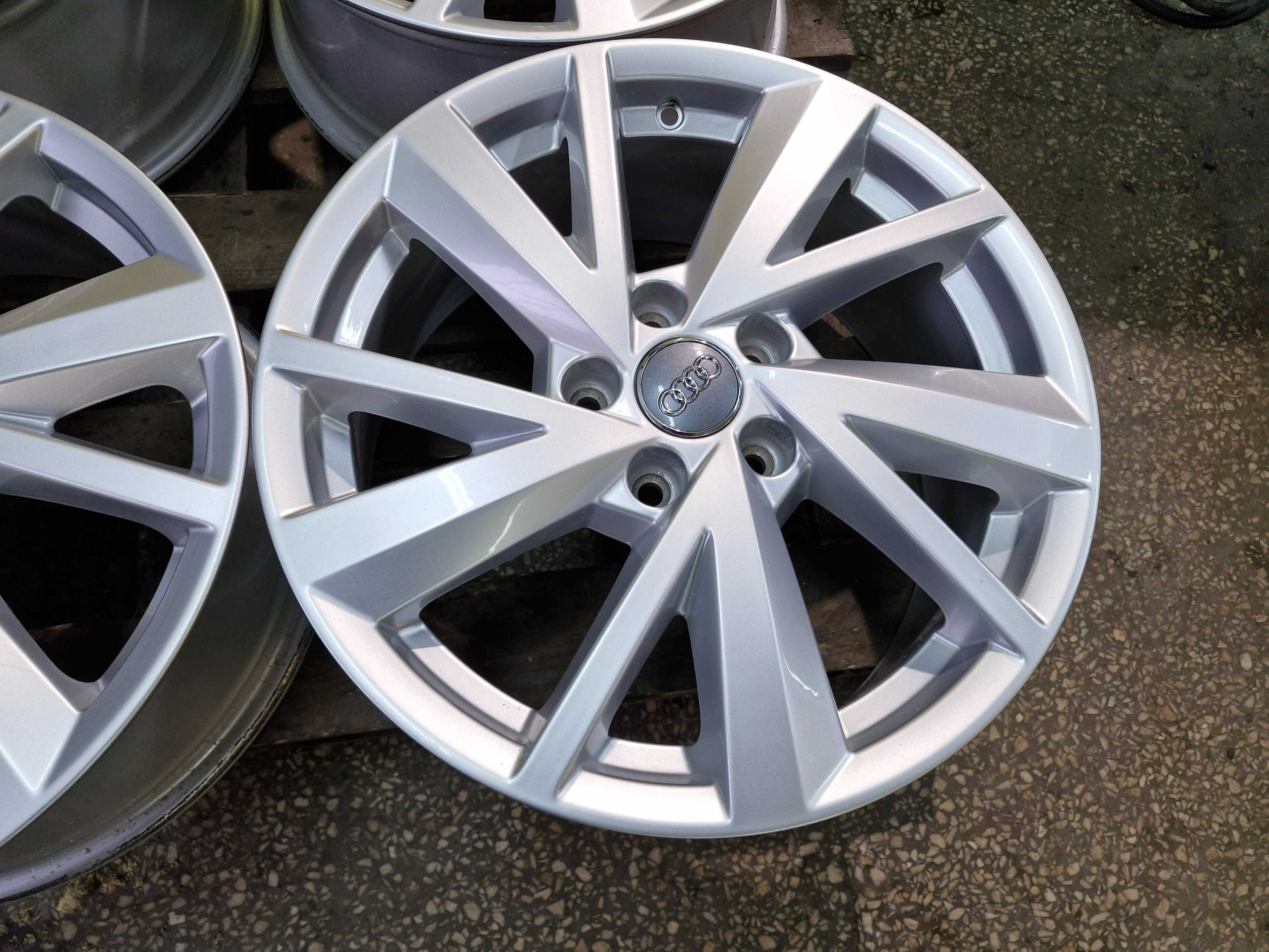 Alufelgi 5x112 17 Audi A3 A4 A6 Q2 SQ2 OE 7.0"x17" ET45 81A Jak Nowe