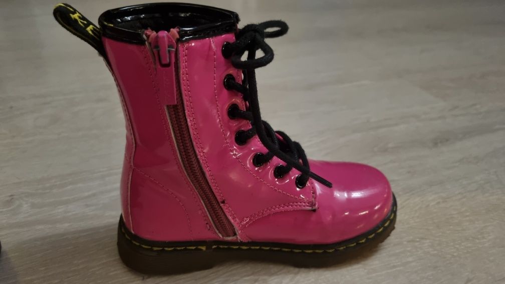 Buty lakierowane trapery kozaki ciemnoróżowe a'la martensy r. 26