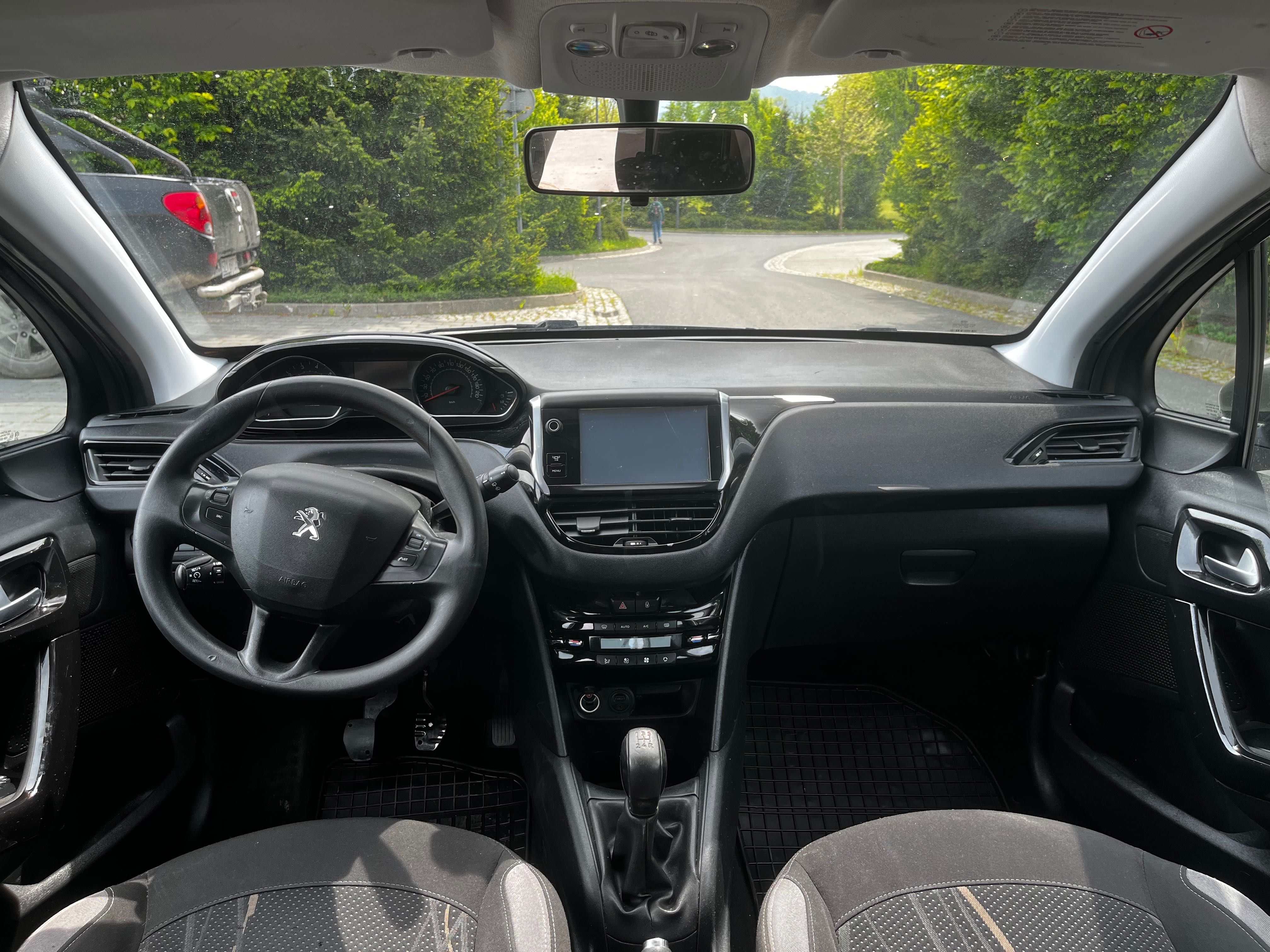 Peugeot 208 1.4 Benzyna Mały przebieg Super Utrzymany LEDY