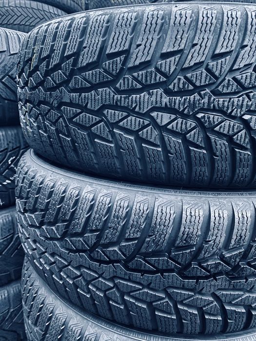 205 60 16 Nokian WRD4 90%