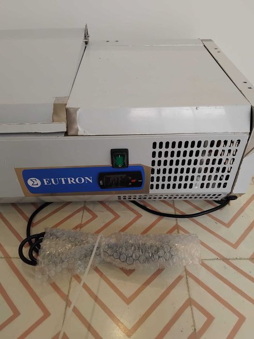 Bancada refrigerada para ingredientes - restaurante