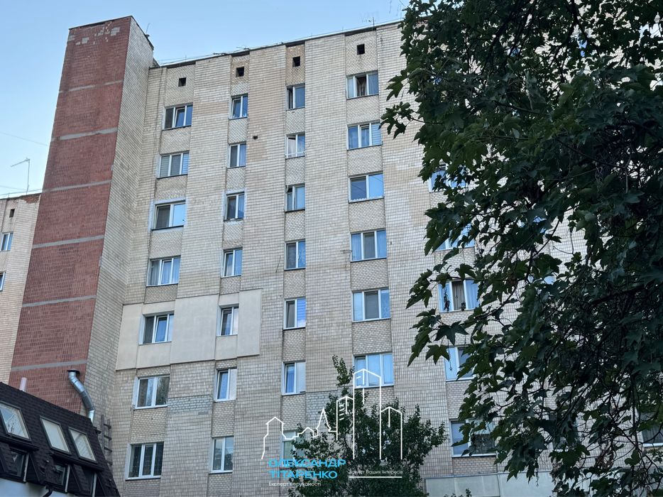 Продам 2-о кімнатну секцію