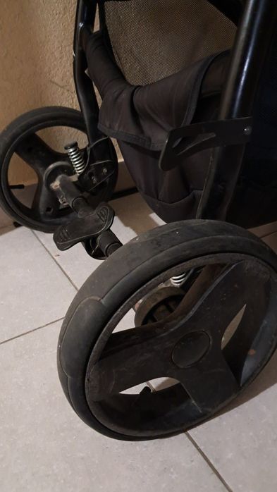 Продам срочно детскую коляску