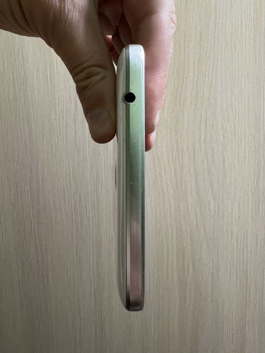 Планшет для учебы и розвлечений Samsung Galaxy Tab 3 SM-T211