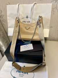 Сумочка Prada Re-Edition Original  2005 редкого цвета недорого