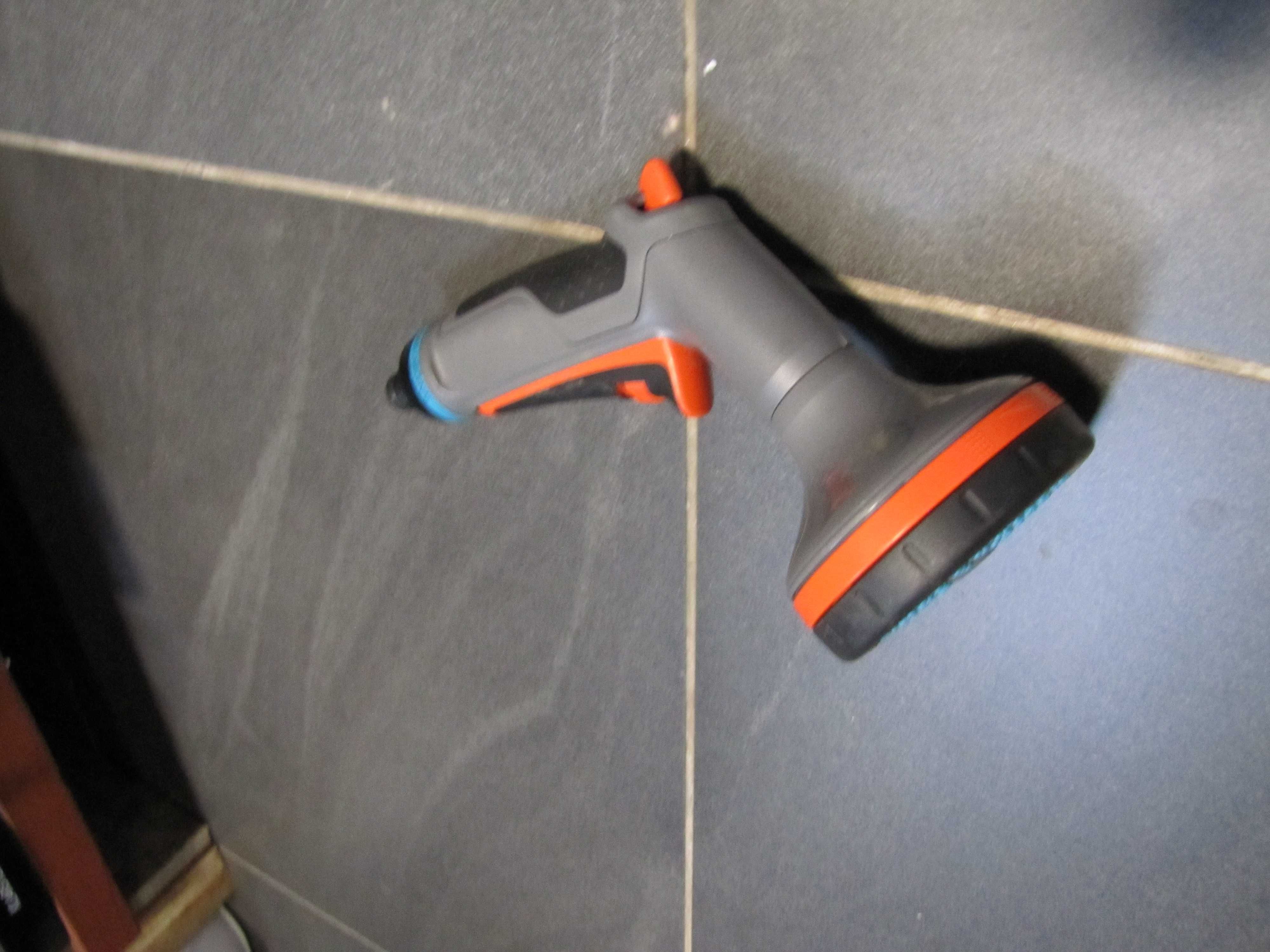 Pistolet natryskowy Spryskiwacz ogrodowy GARDENA Comfort