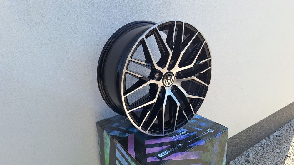 Nowe Alufelgi 5x112 R18 Audi A3 A4 A5 A6 Q3 Q5 Vw Golf Skoda Octavia