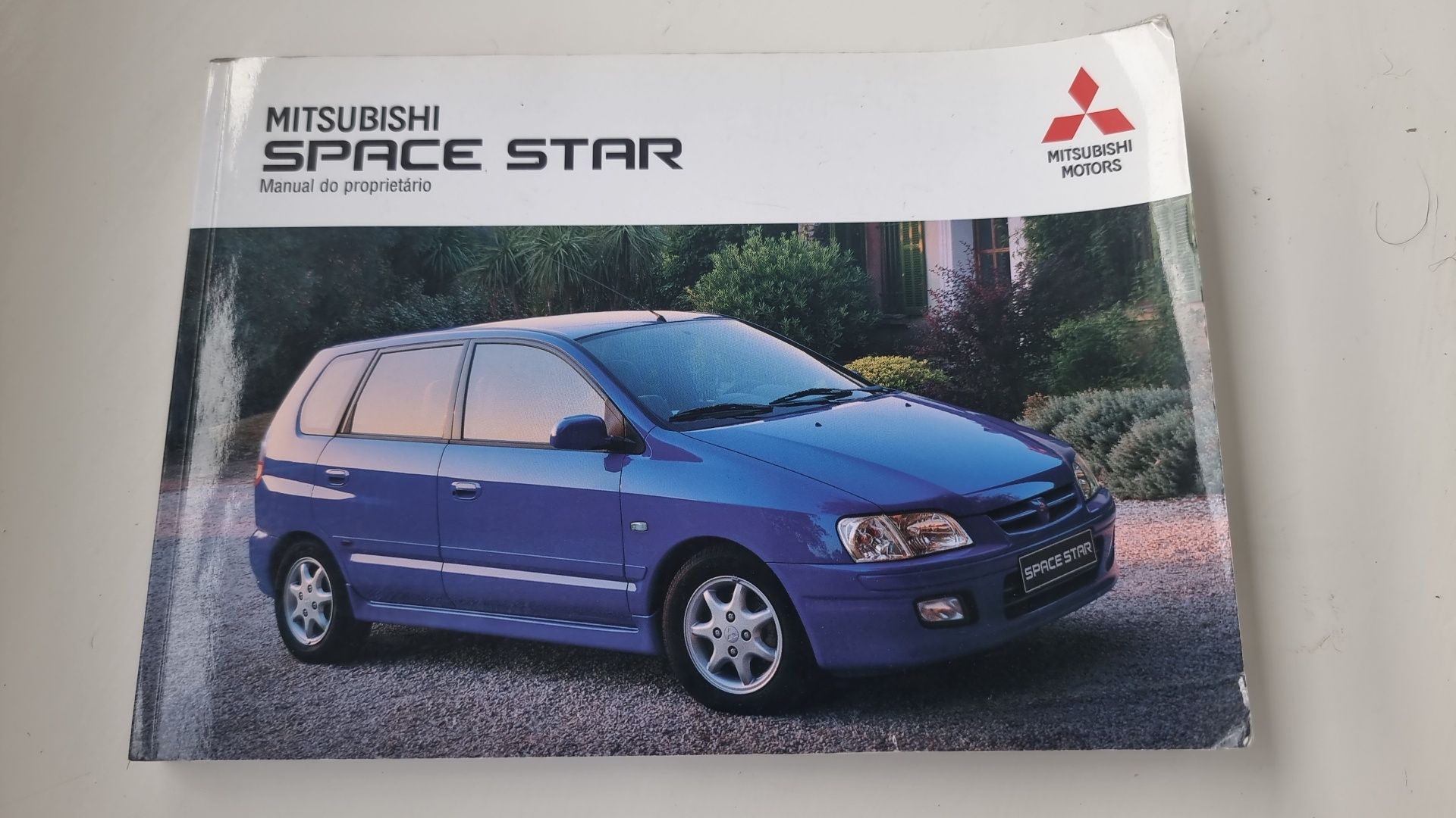 Manual de Instruções Mitsubishi Space Star.