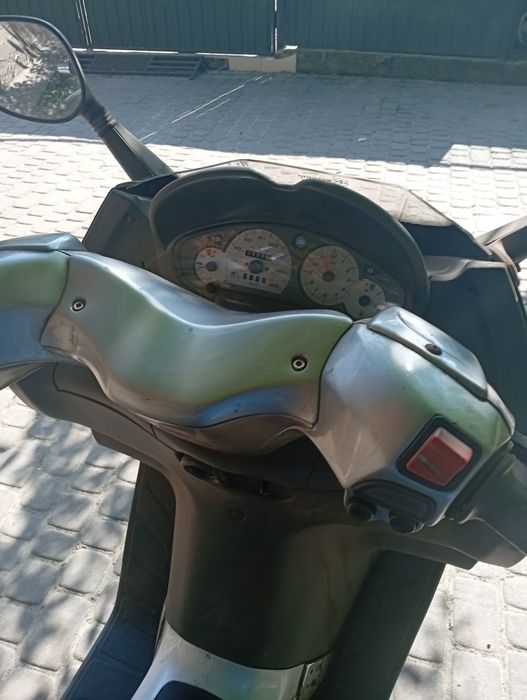 Продам скутер Piaggio x8