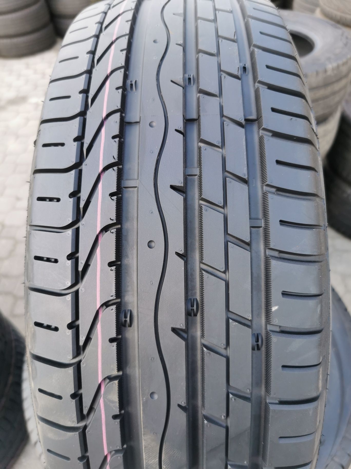 Komplet opon 235/60R18 107V XL Vitour Formula Z WYPRZEDAŻ MAGAZYNU