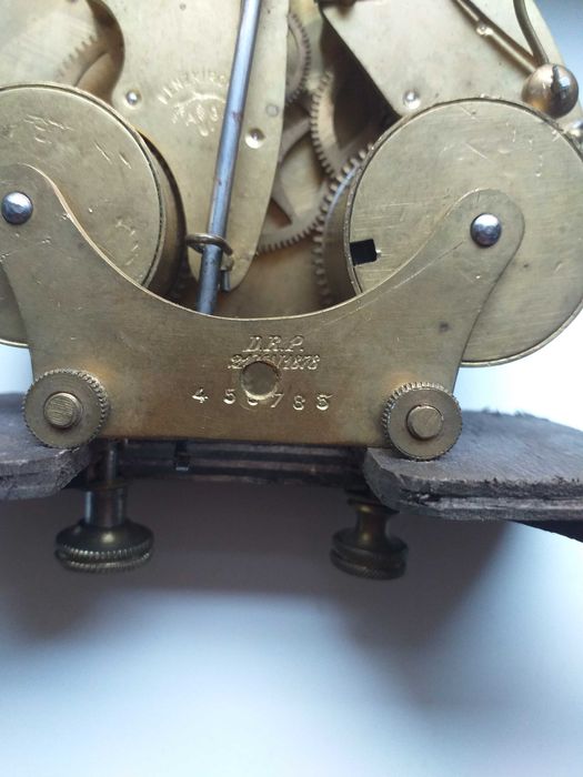 Unikatowy mechanizm zegara kominkowego Lenzkirch data 21 maj 1876 rok